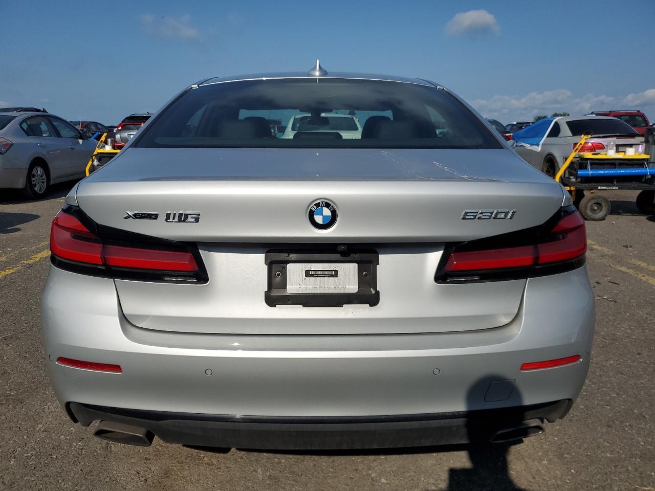2021 BMW 530 Xi - Фото 6