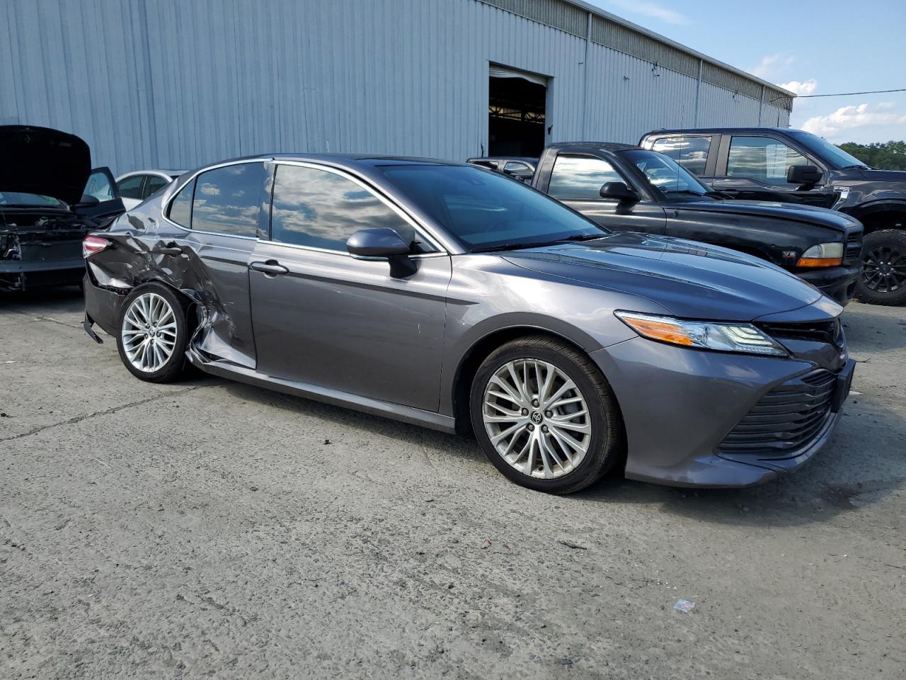 2020 Toyota Camry Xle - Image 4