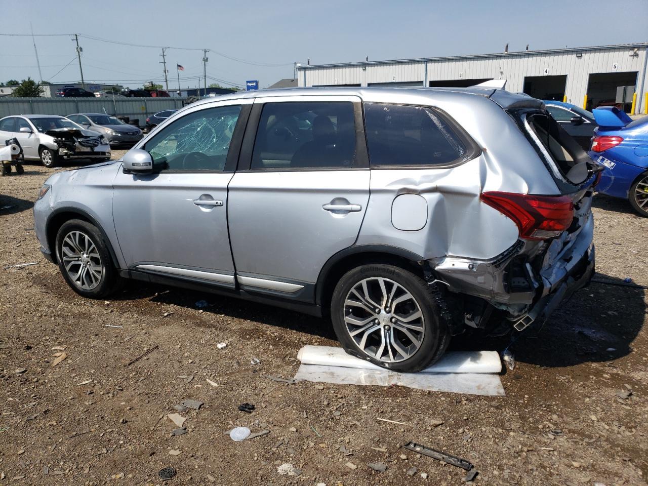 2017 Mitsubishi Outlander Se - Фото 2