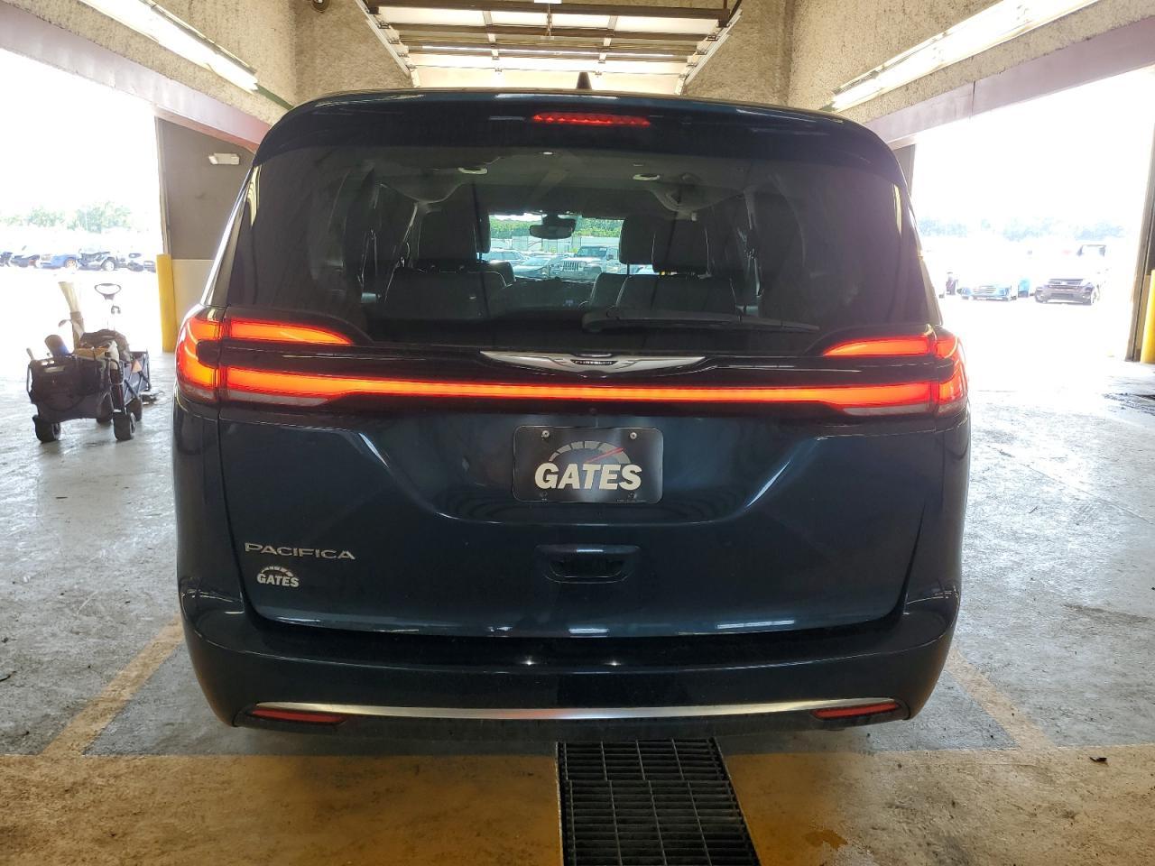 2022 Chrysler Pacifica Touring L - Фото 6