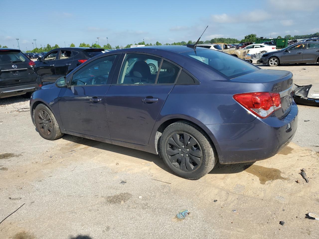 2014 Chevrolet Cruze Ls - Фото 2