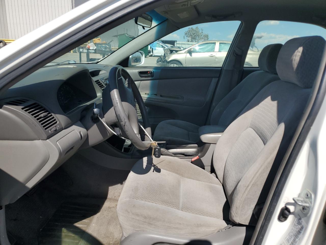 2002 Toyota Camry Le - Фото 7