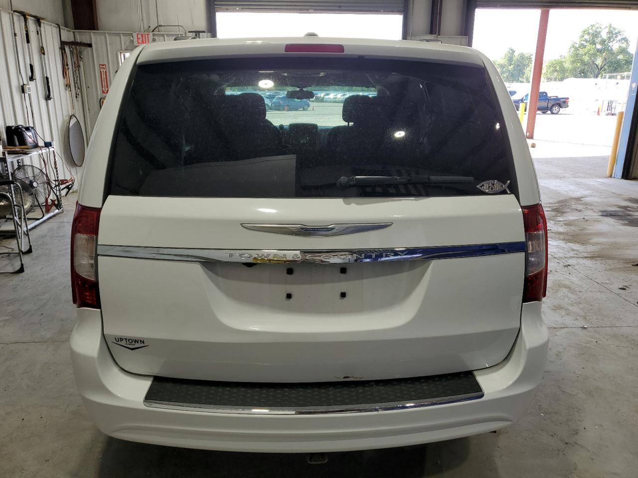 2014 Chrysler Town & Country Touring - Фото 6