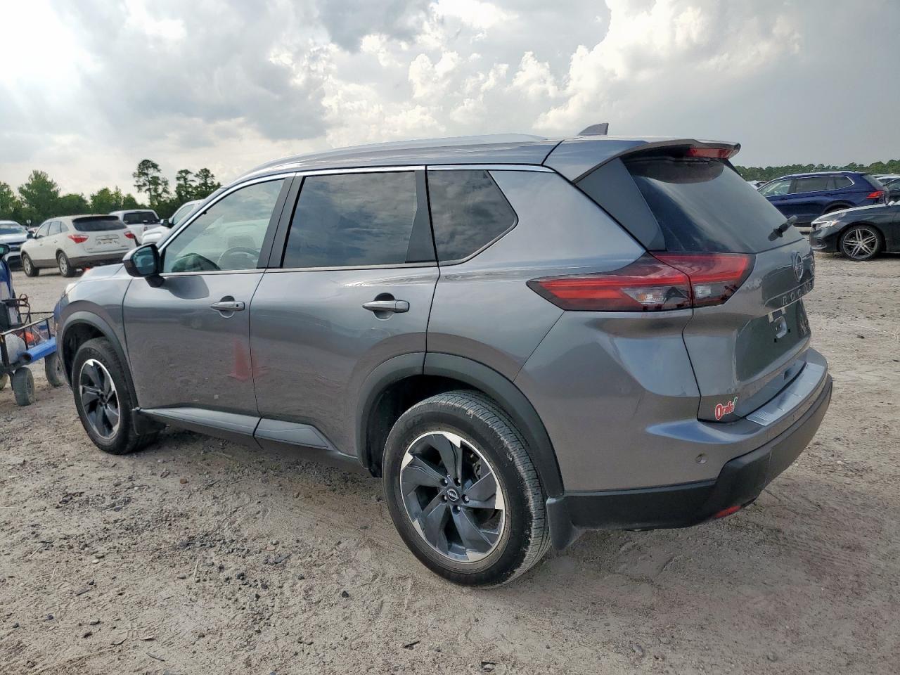 2024 Nissan Rogue Sv - Фото 2