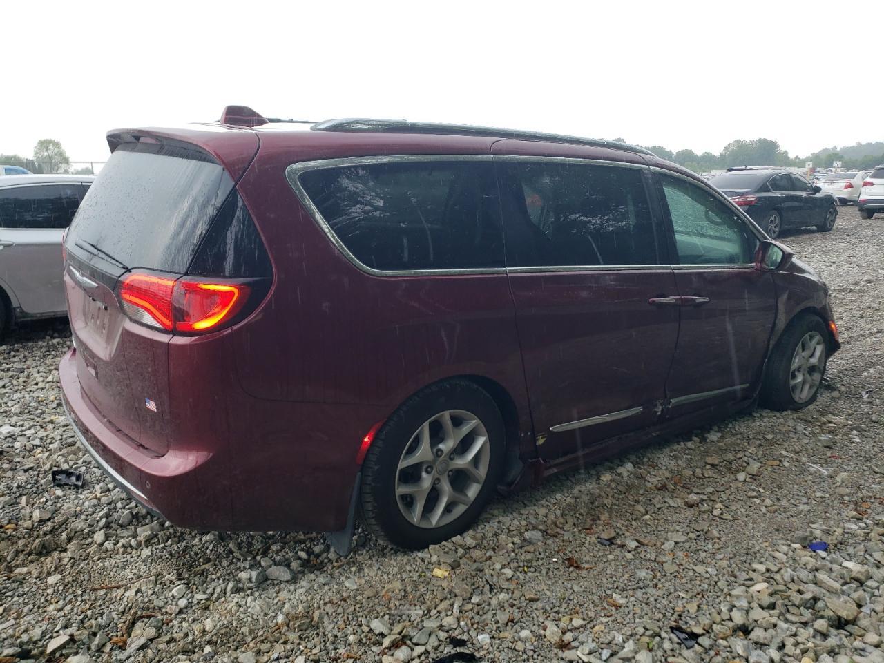 2018 Chrysler Pacifica Touring L Plus - Фото 3