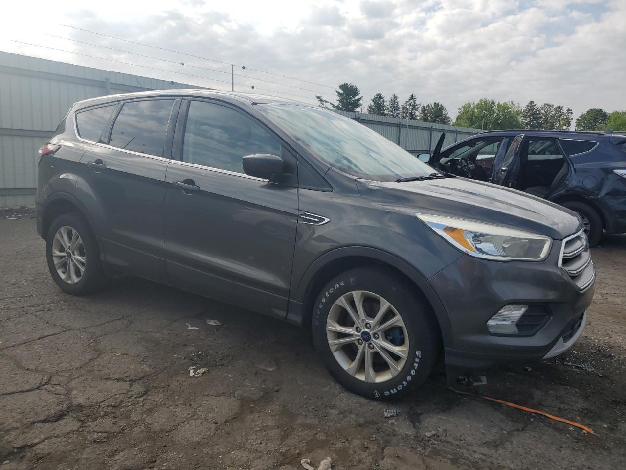 2017 Ford Escape Se - Фото 4