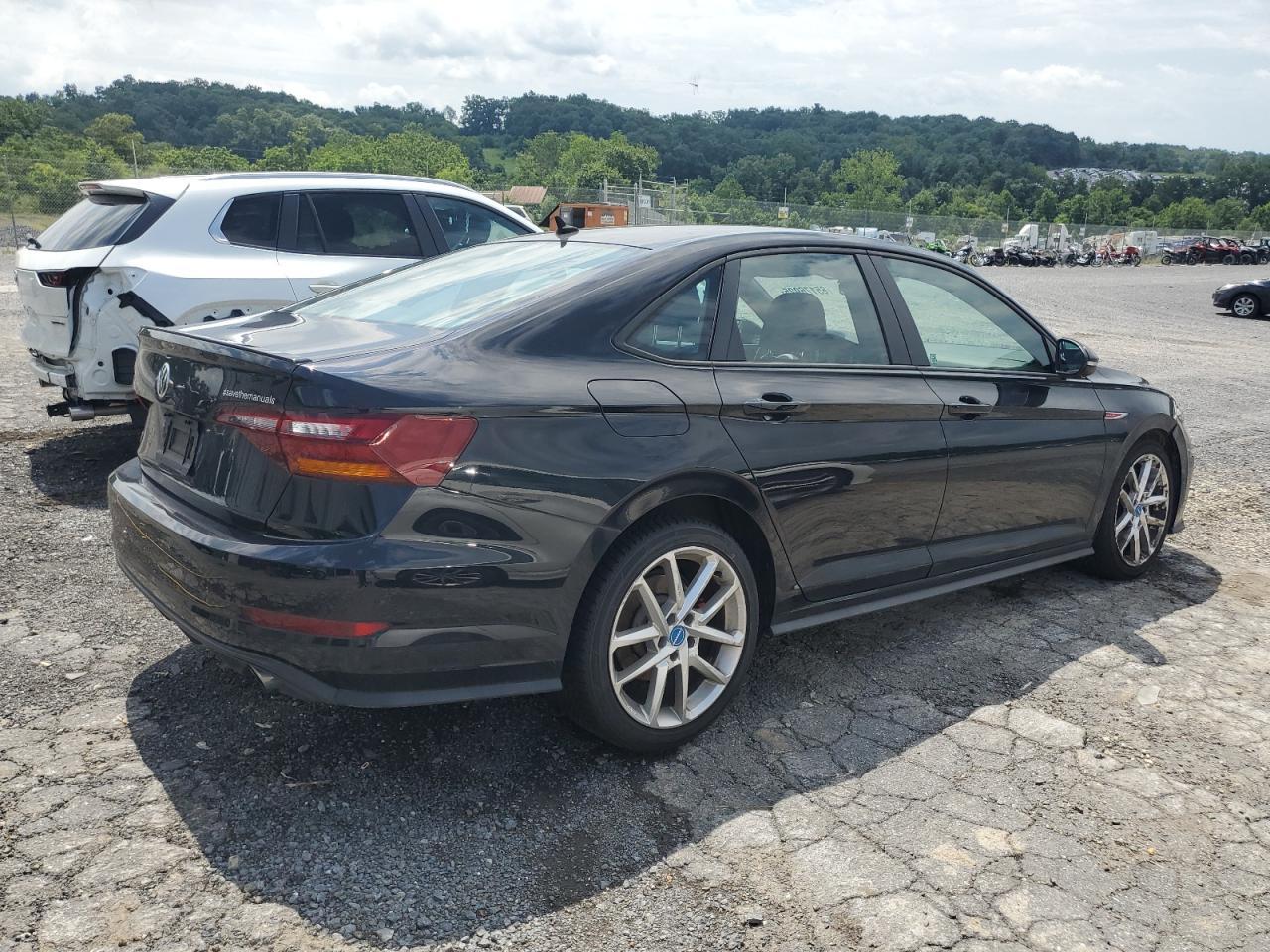 2019 Volkswagen Jetta Gli - Image 3