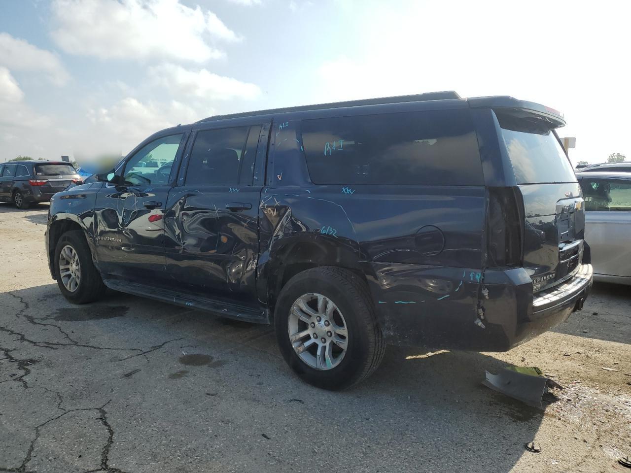 2019 Chevrolet Suburban K1500 Lt - Image 2