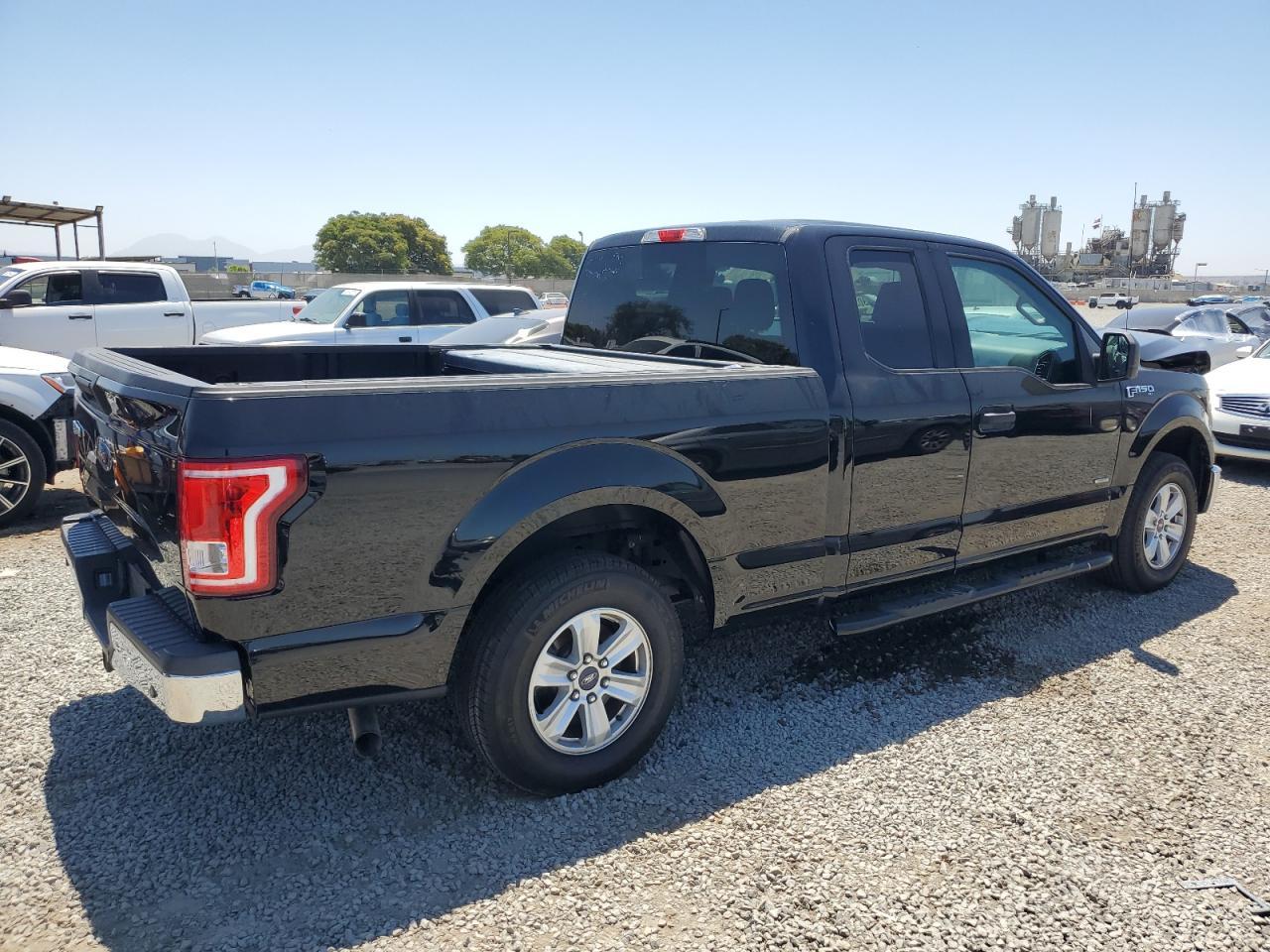 2017 Ford F150 Super Cab - Фото 3