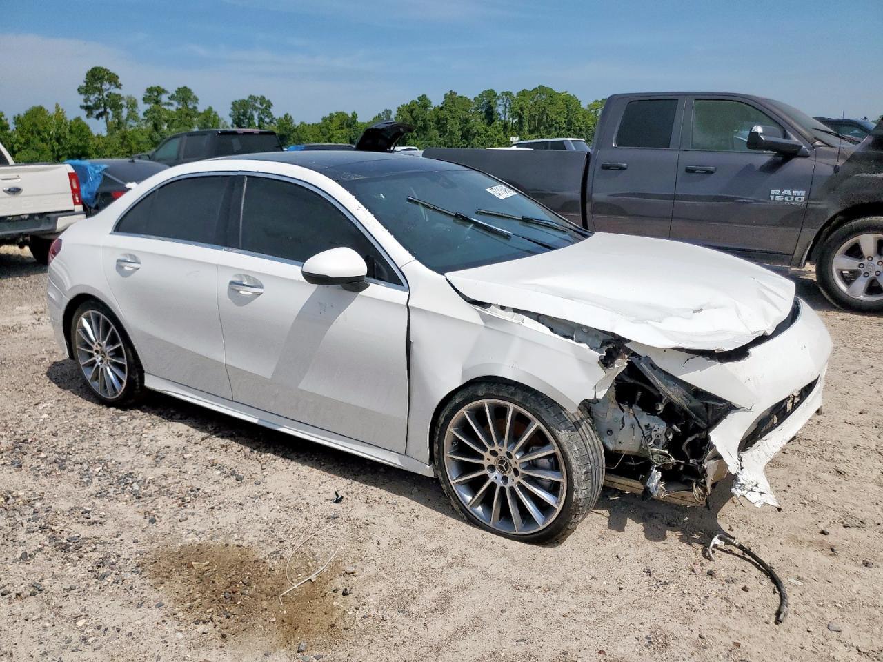 2022 Mercedes-Benz A 220 4Matic - Image 4