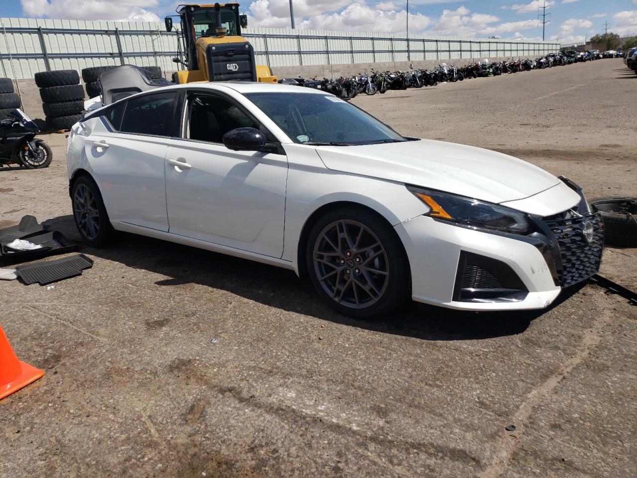 2023 Nissan Altima Sr - Image 4