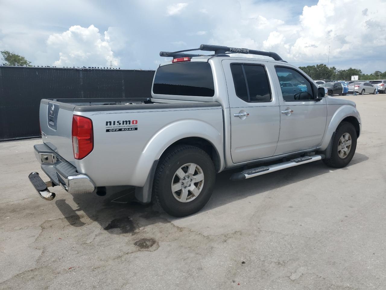 2005 Nissan Frontier Crew Cab Le - Image 3