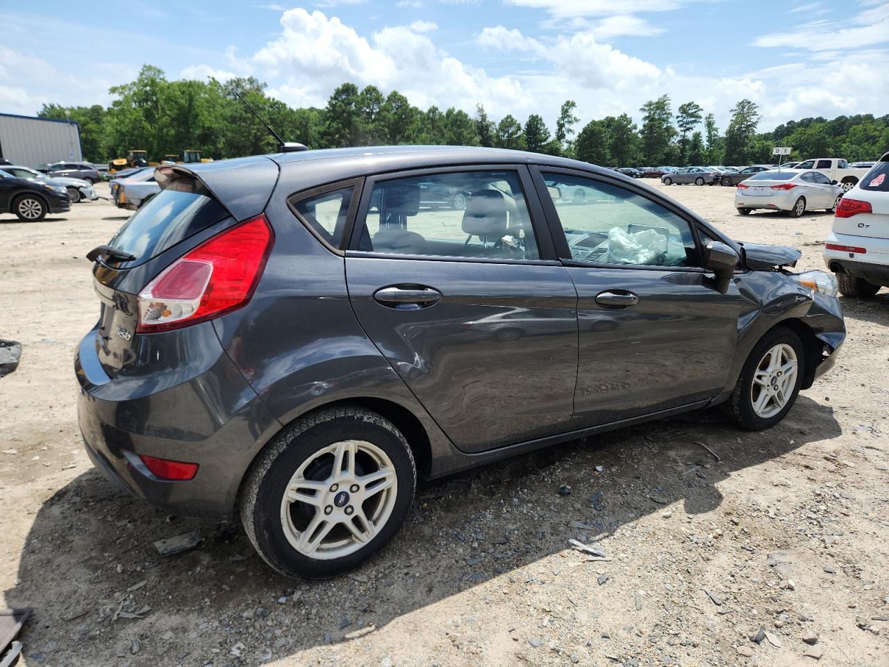 2018 Ford Fiesta Se - Image 3