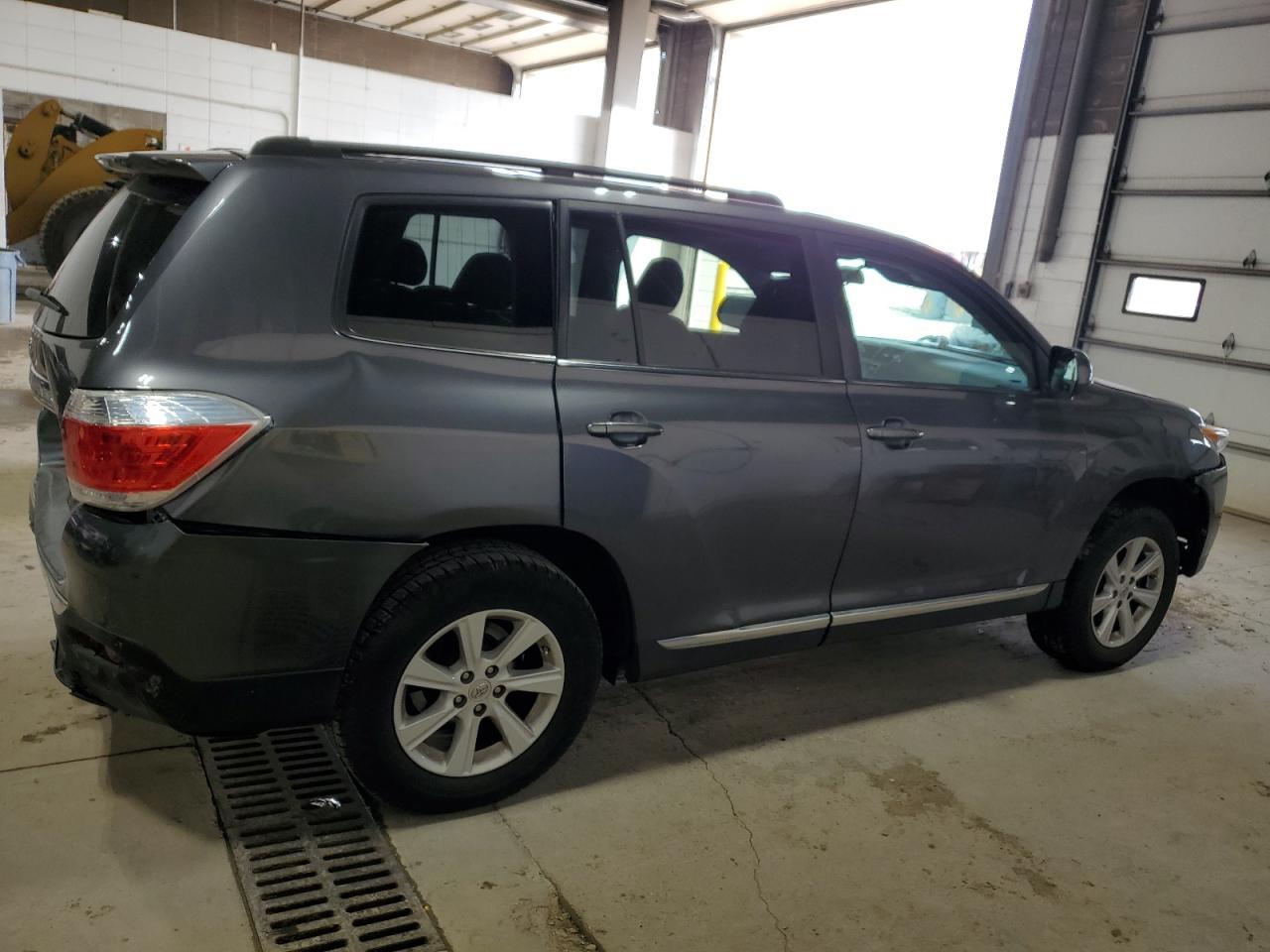 2013 Toyota Highlander Base - Image 3