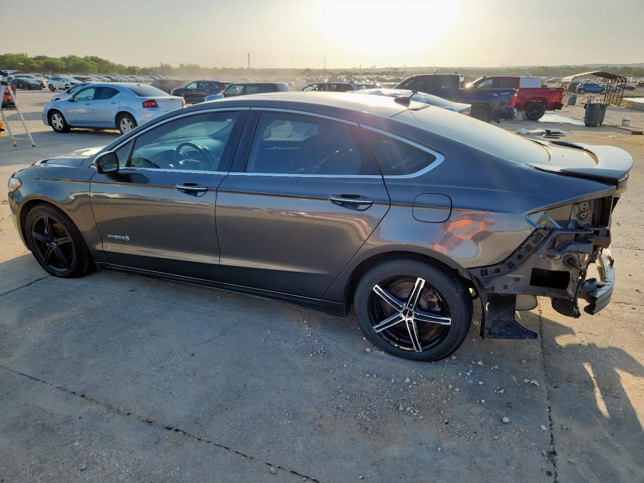 2016 Ford Fusion Titanium Hev - Image 2