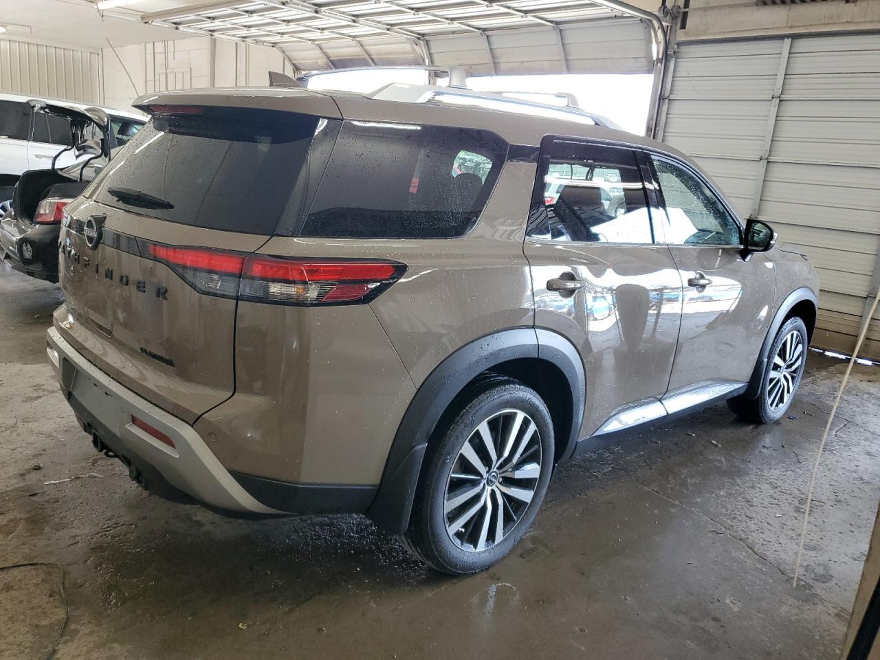2023 Nissan Pathfinder Platinum - Фото 3