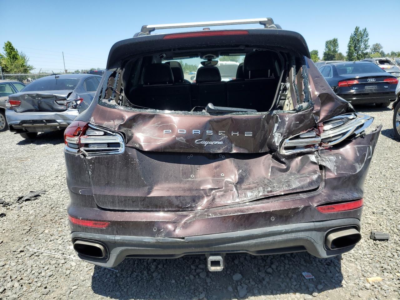 2017 Porsche Cayenne - Image 6