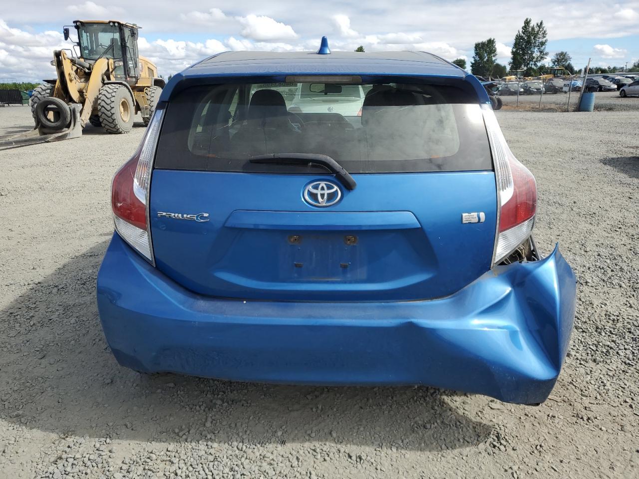 2015 Toyota Prius C - Image 6