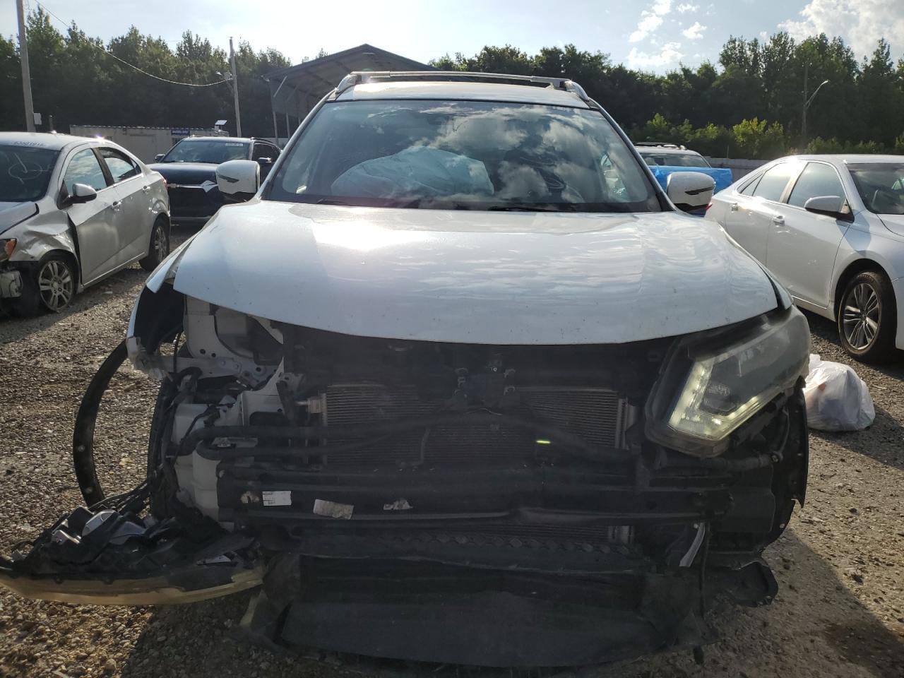 2019 Nissan Rogue S - Image 5