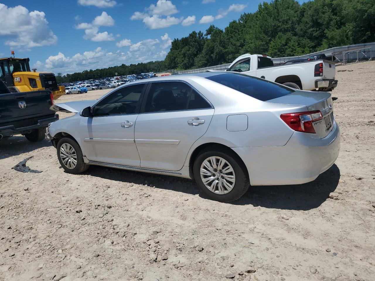 2014 Toyota Camry L - Image 2