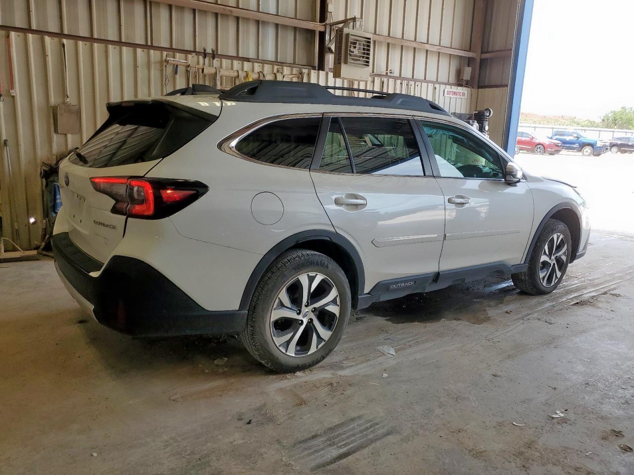 2022 Subaru Outback Limited - Image 3