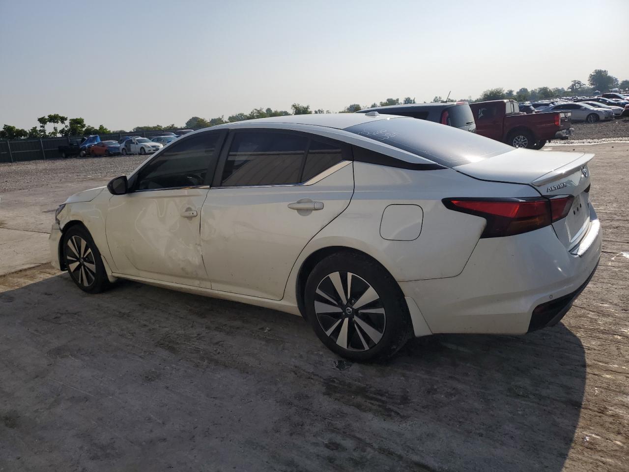 2020 Nissan Altima Sr - Фото 2