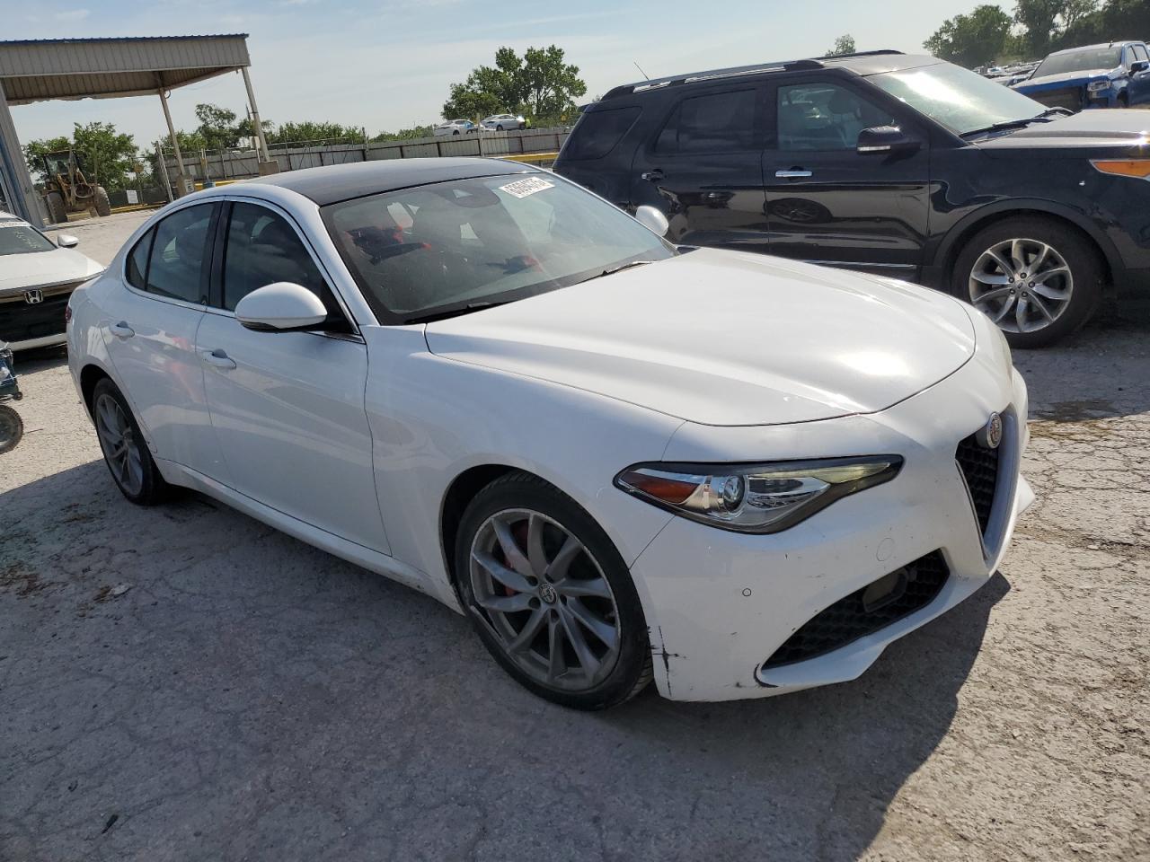 2017 Alfa Romeo Giulia Q4 - Image 4