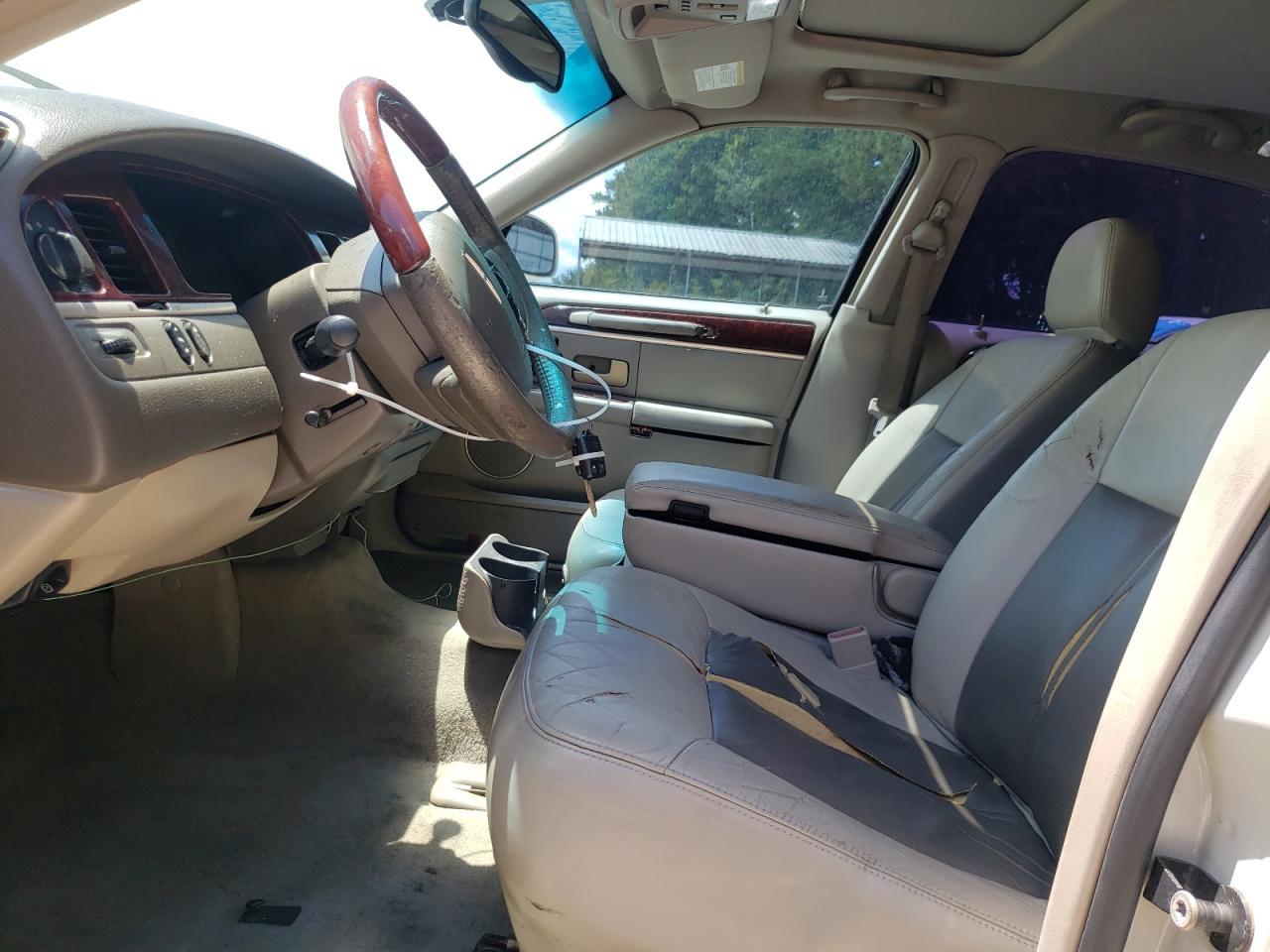 2005 Lincoln Town Car Signature Limited - Фото 7