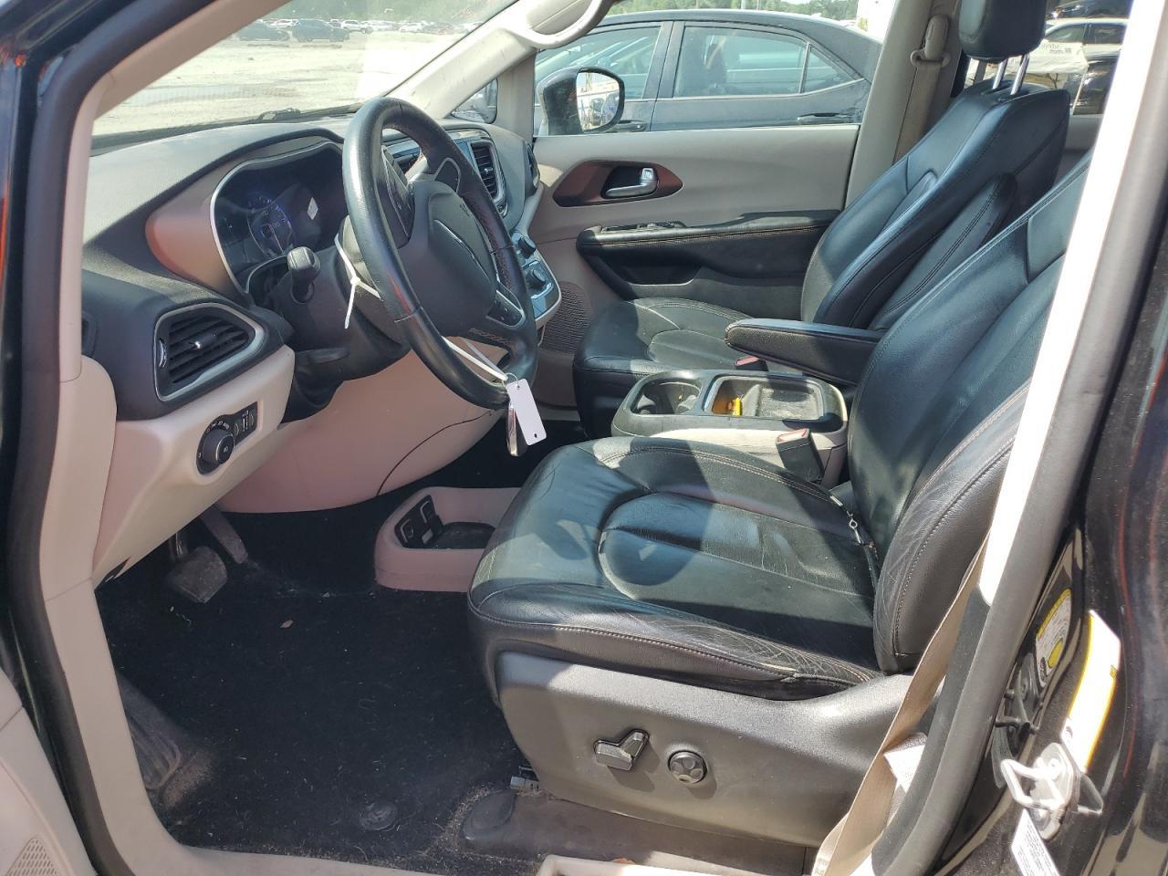 2017 Chrysler Pacifica Touring L - Фото 7