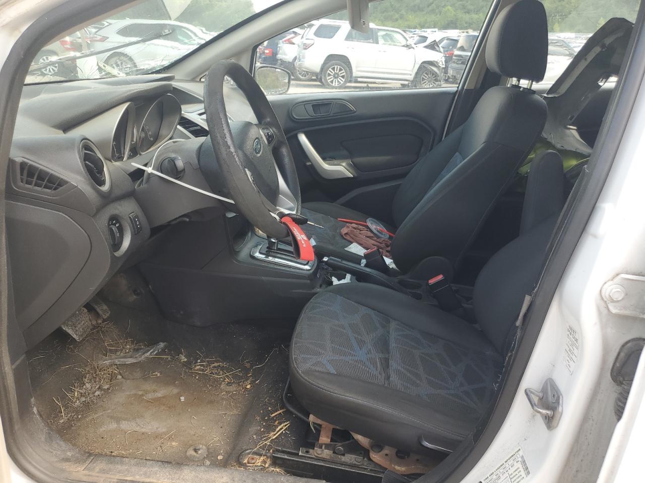 2012 Ford Fiesta Se - Фото 7