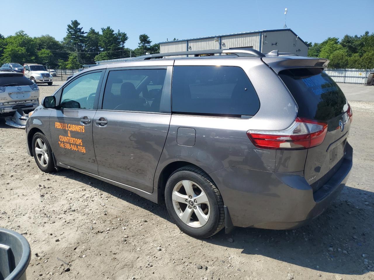 2019 Toyota Sienna Le - Image 2