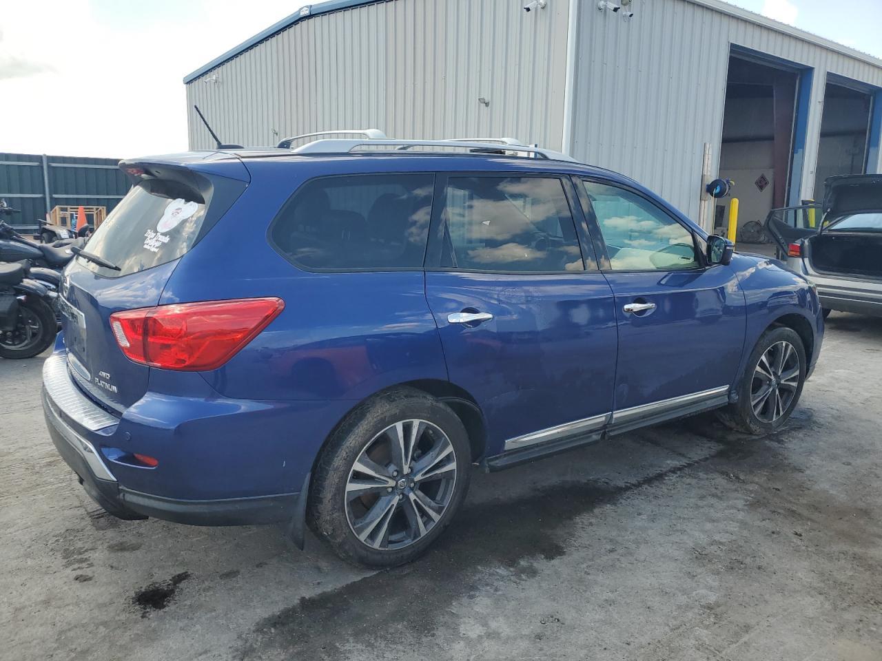 2017 Nissan Pathfinder S - Image 3