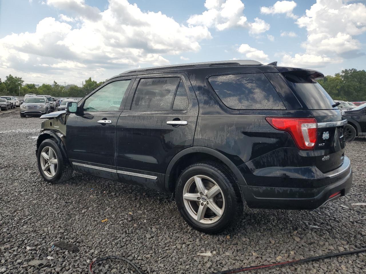 2018 Ford Explorer Xlt - Image 2