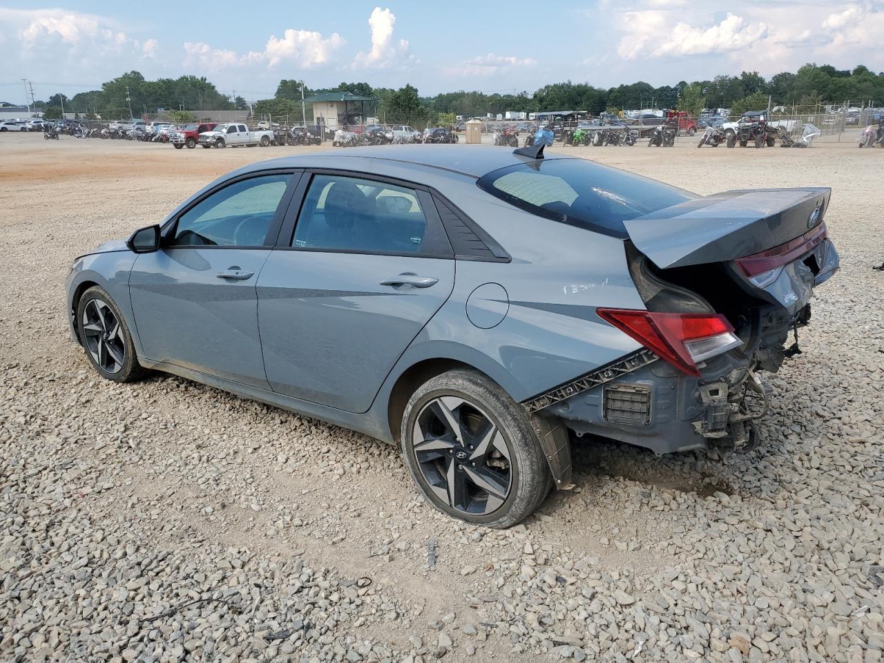 2023 Hyundai Elantra Sel - Image 2