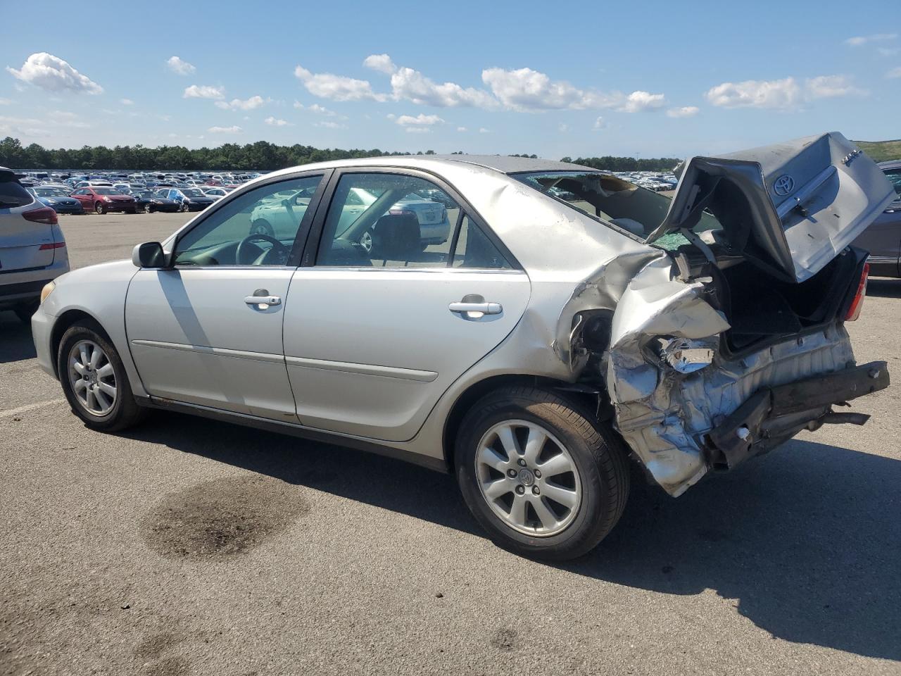 2004 Toyota Camry Le - Image 2