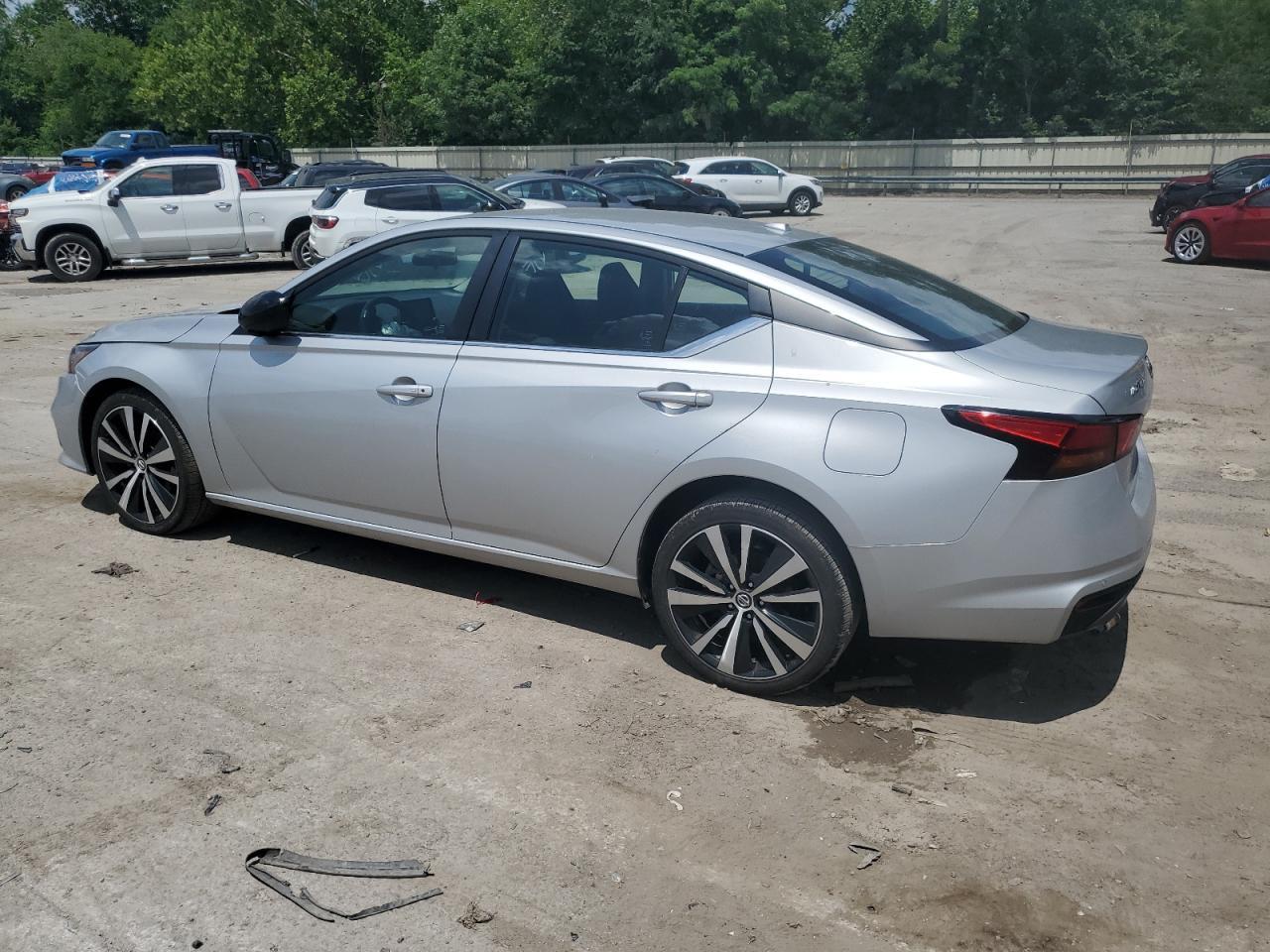 2022 Nissan Altima Sr - Image 2