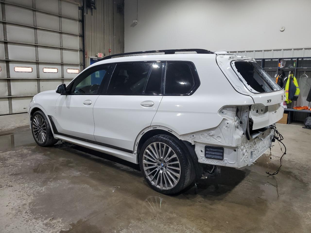 2021 BMW X7 M50I - Фото 2