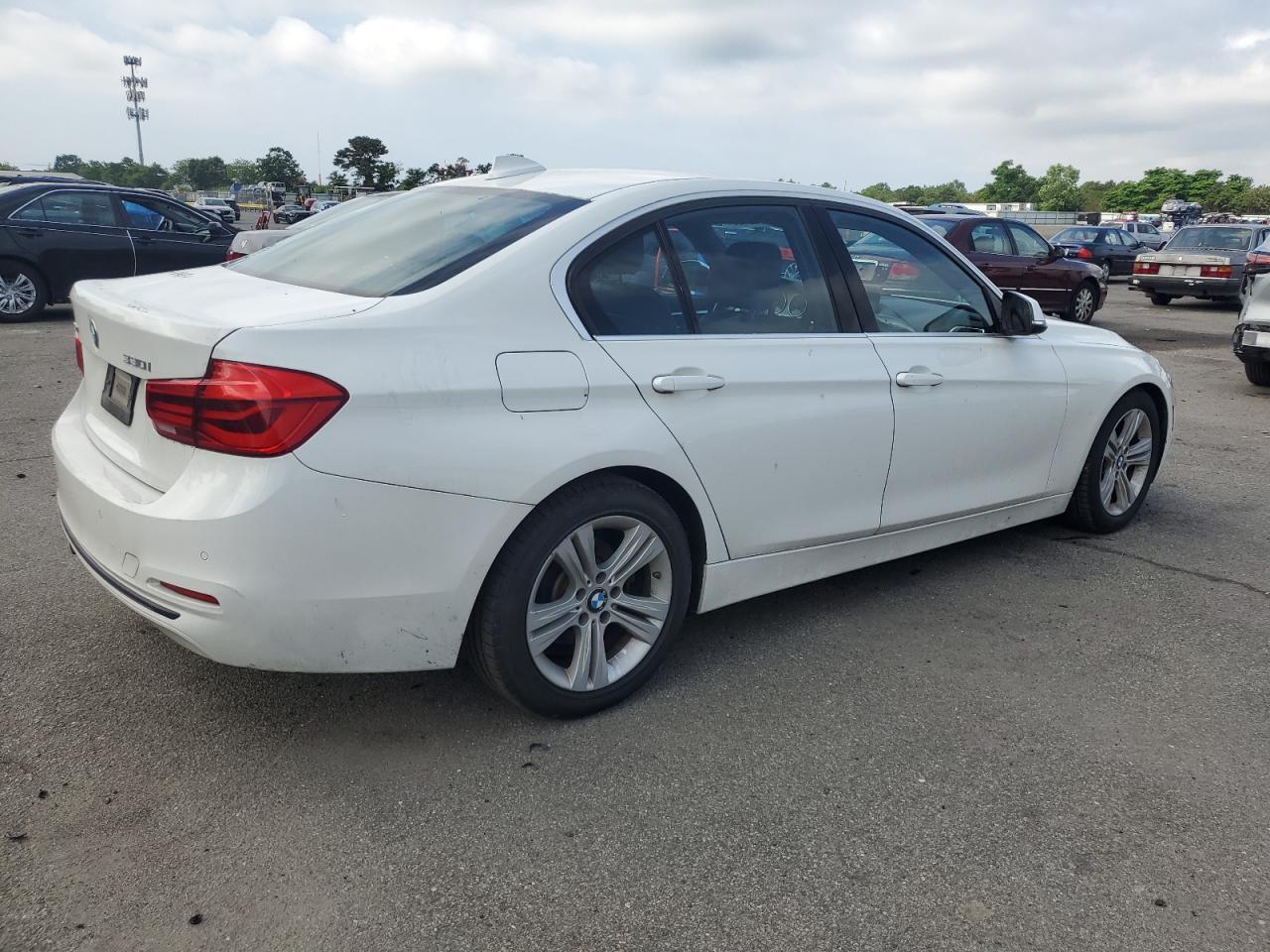 2017 BMW 330 Xi - Фото 3