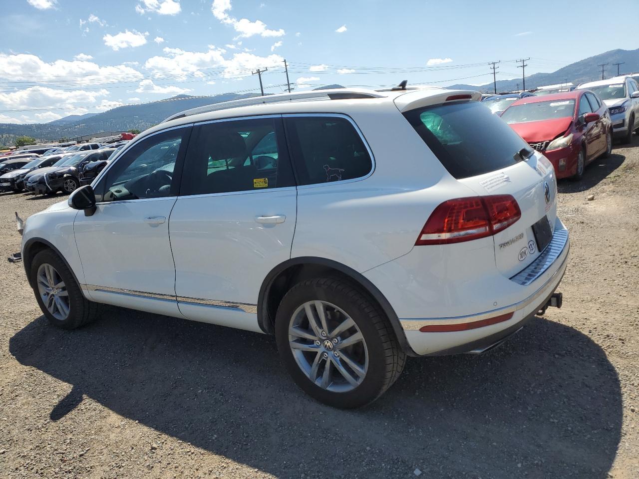2016 Volkswagen Touareg Sport - Image 2