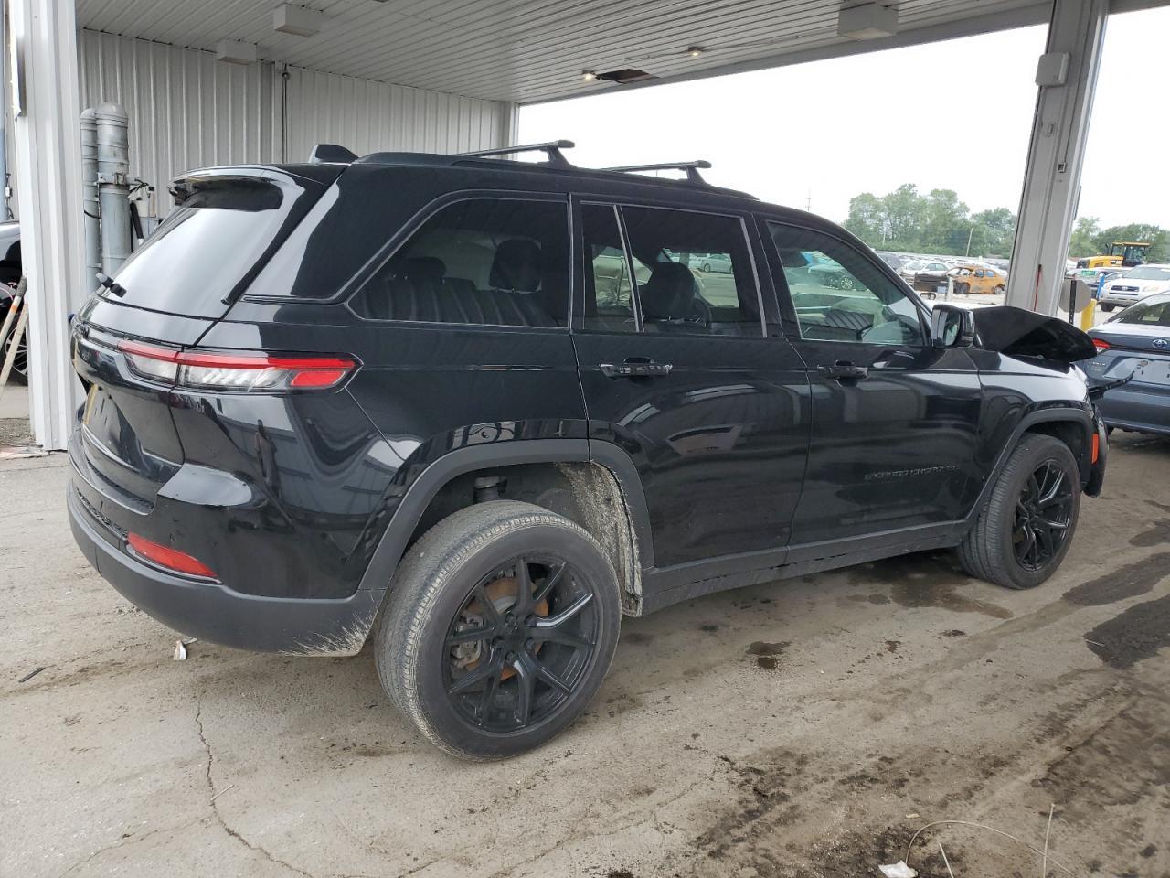 2024 Jeep Grand Cherokee Laredo - Фото 3