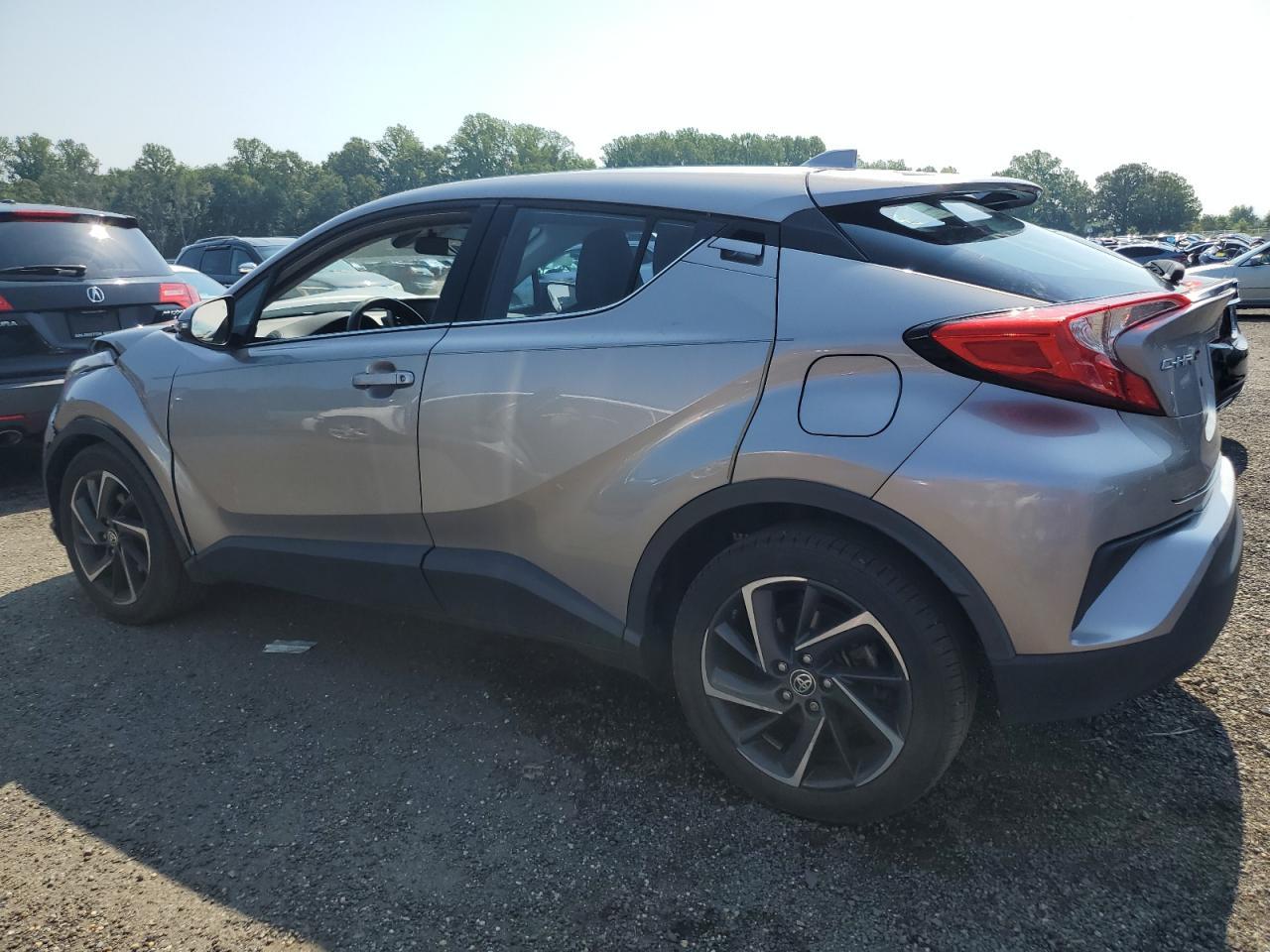 2020 Toyota C-Hr Xle - Image 2