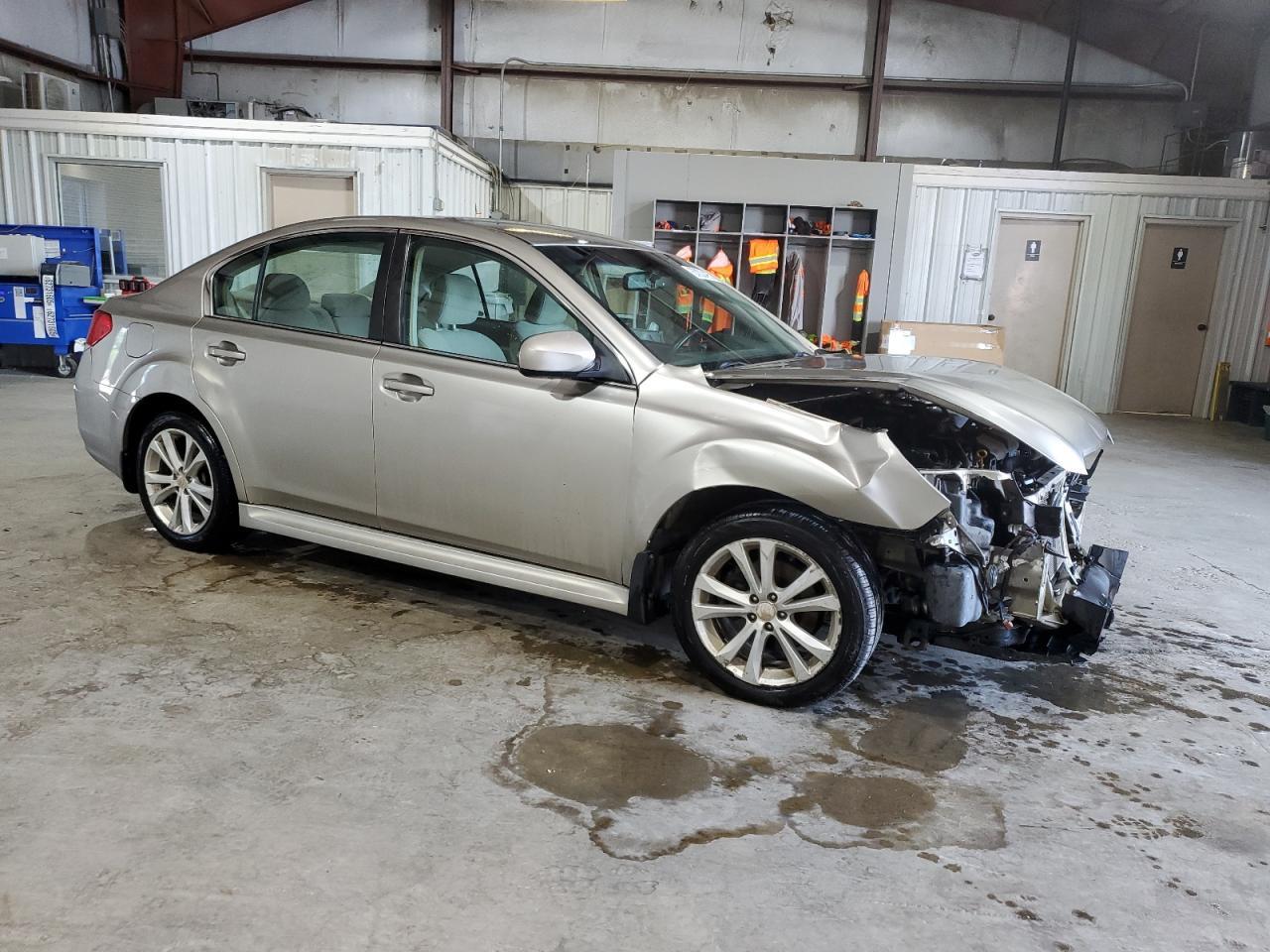 2014 Subaru Legacy 2.5I Premium - Image 4