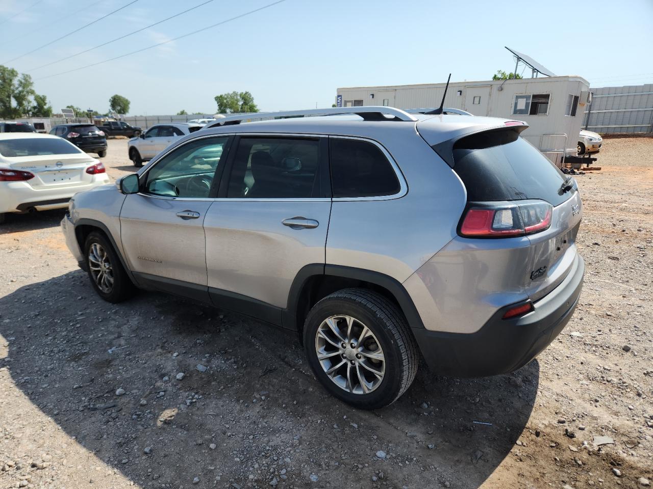 2019 Jeep Cherokee Latitude Plus - Фото 2