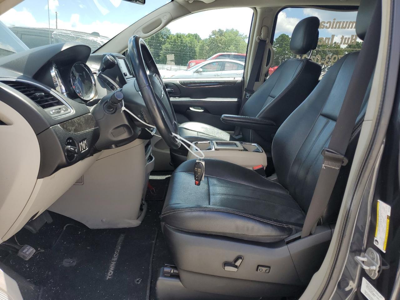 2013 Chrysler Town & Country Touring - Фото 7
