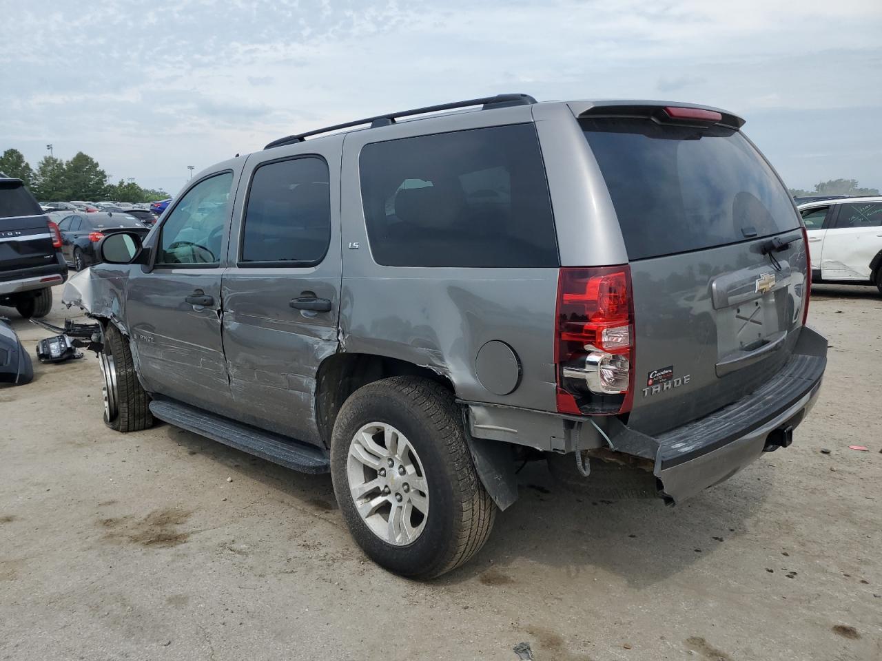 2008 Chevrolet Tahoe C1500 - Image 2