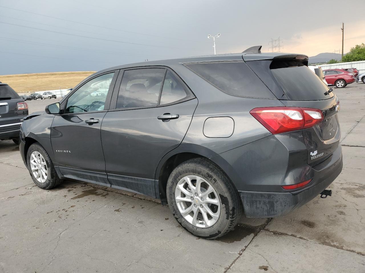 2021 Chevrolet Equinox Ls - Фото 2