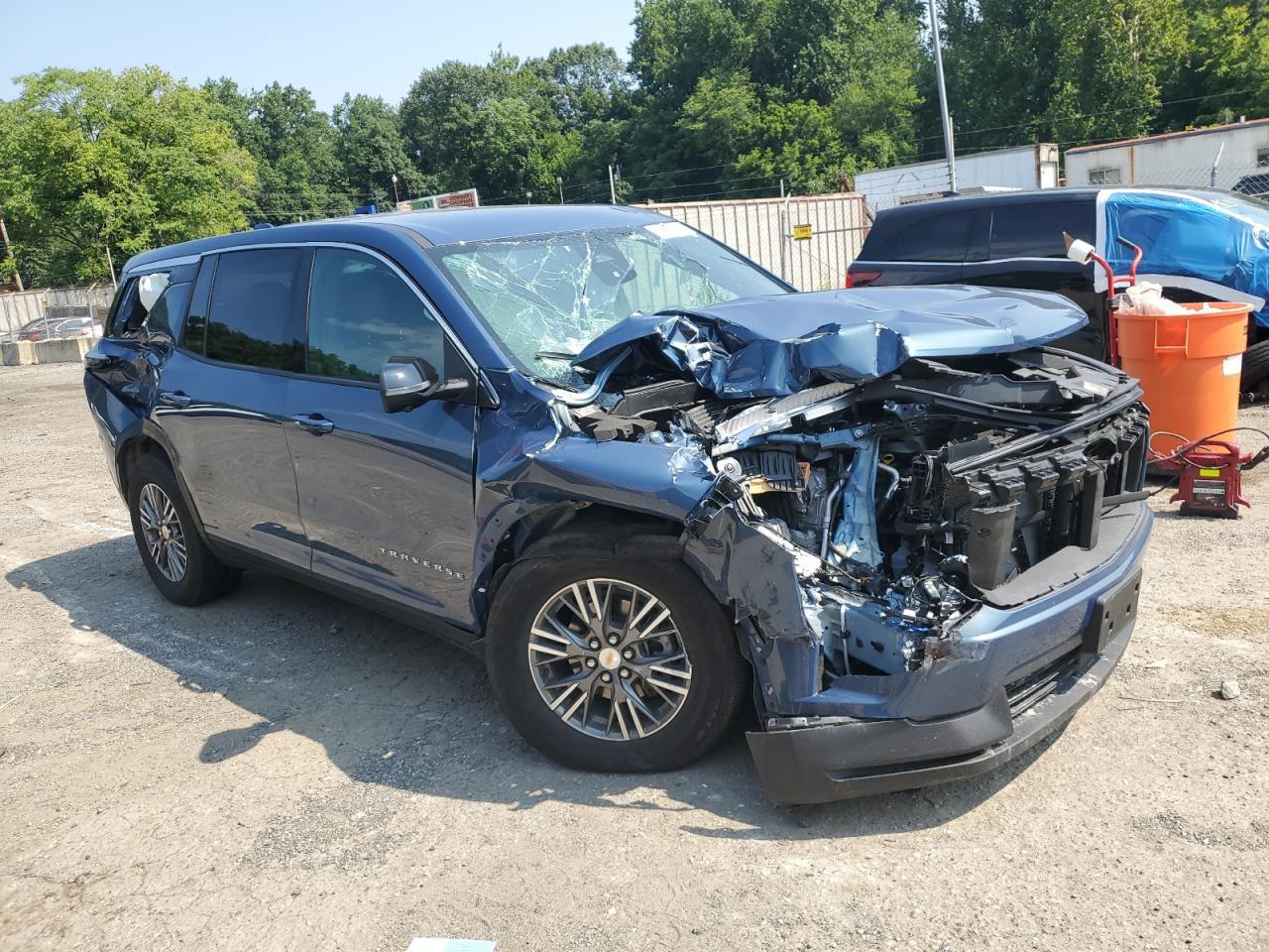 2024 Chevrolet Traverse Ls - Image 4