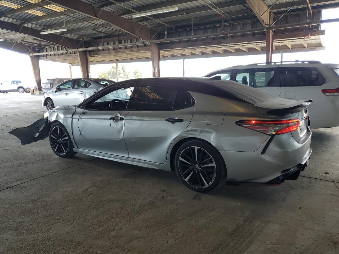 2018 Toyota Camry Xse - Фото 2