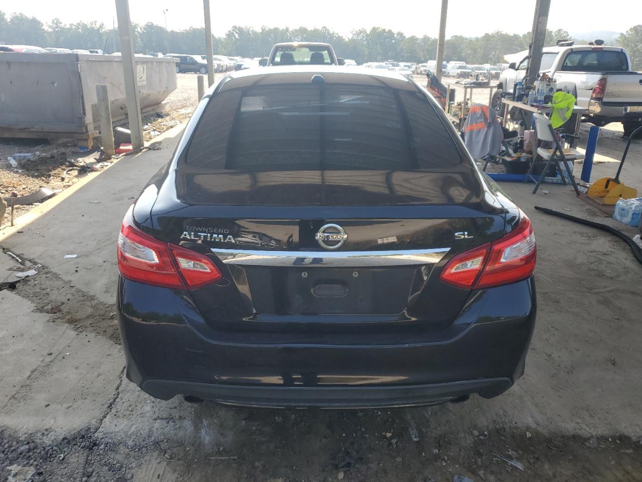 2017 Nissan Altima 2.5 - Image 6