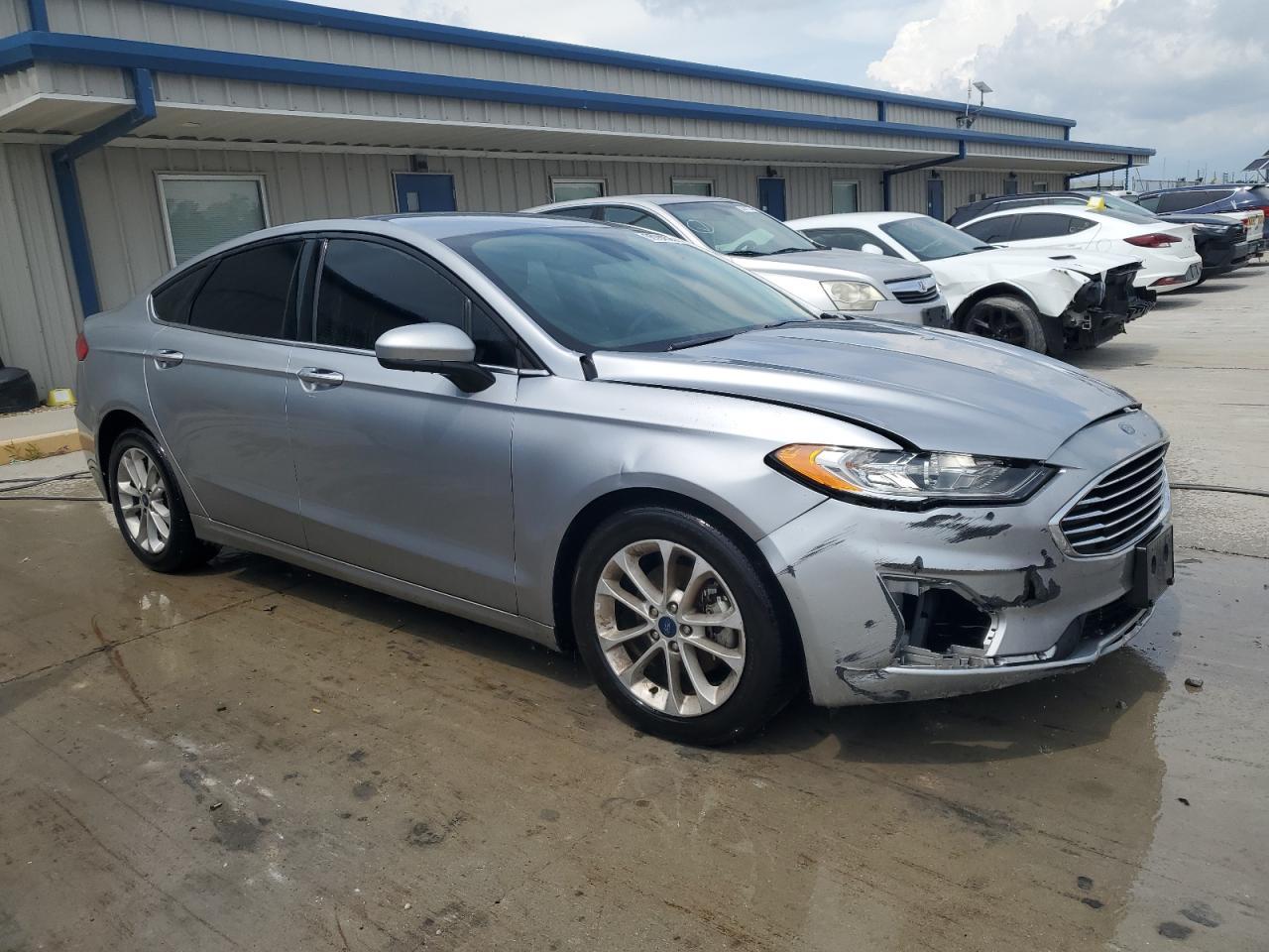 2020 Ford Fusion Se - Image 4